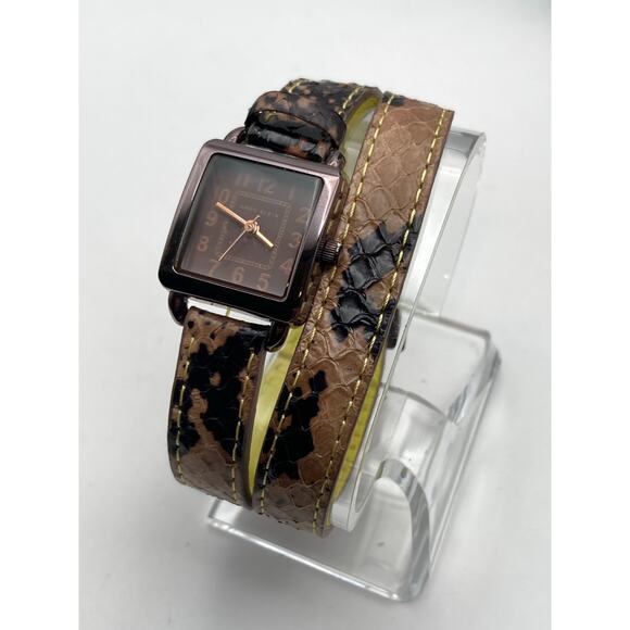 Bracelet Watch 21mm Wrap Around Womens Anne Klein New Battery - Leather Band - Picture 4 of 10